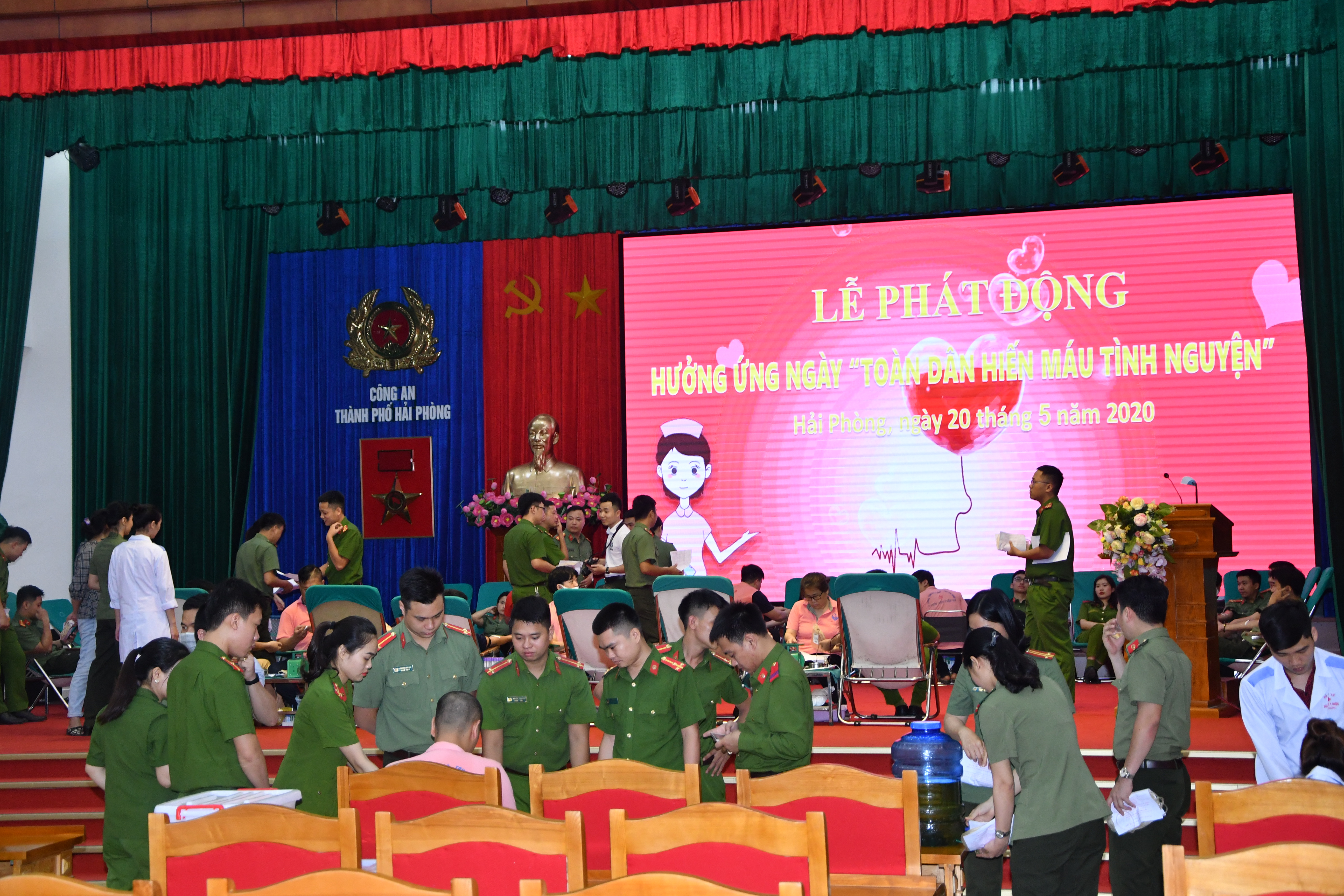 Gần 600 CBCS Công an thành phố hưởng ứng ngày “Toàn dân hiến máu tình nguyện”